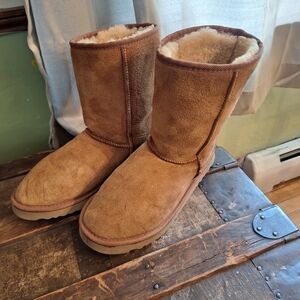 Tan Shearling Lined Boots